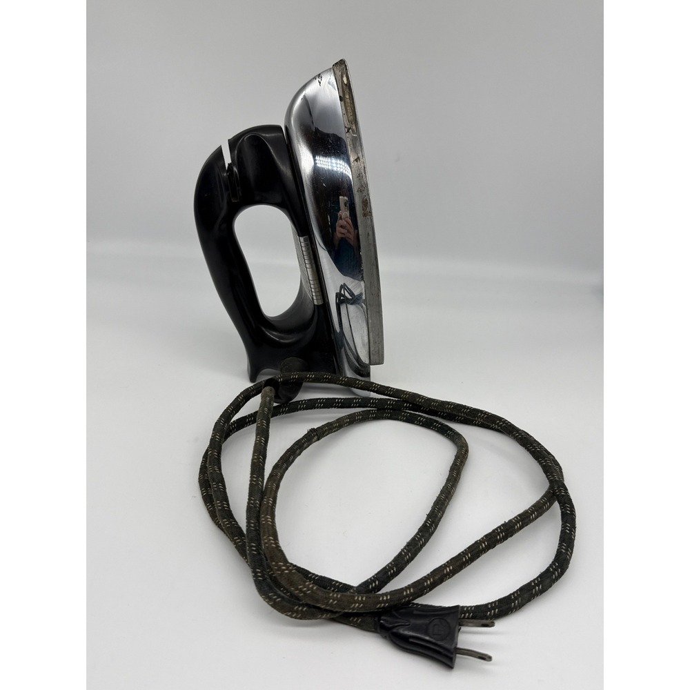 Vintage General Electric Iron 119F23 Chrome Black Handle MCM 50s Made USA Works